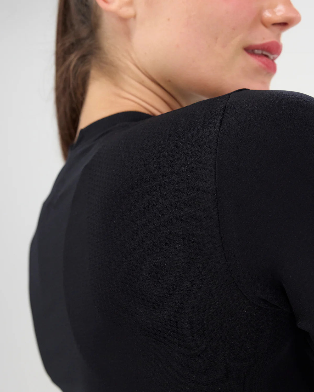 Bandit Women's Mercury Seamless™ Long Sleeve Crop - Black